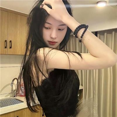肚脐到膝盖之间